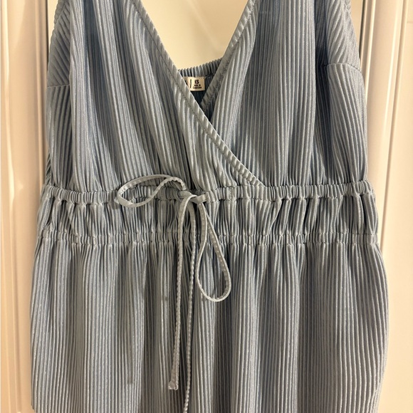 Blue Striped Sleeveless Top - Picture 2 of 3